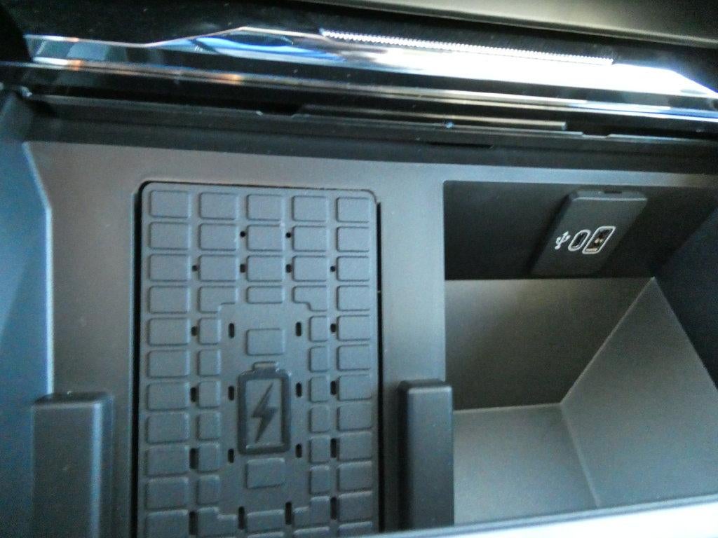 2027 Ford Super Duty F-450 DRW LARIAT 4WD Crew Cab 8' Box