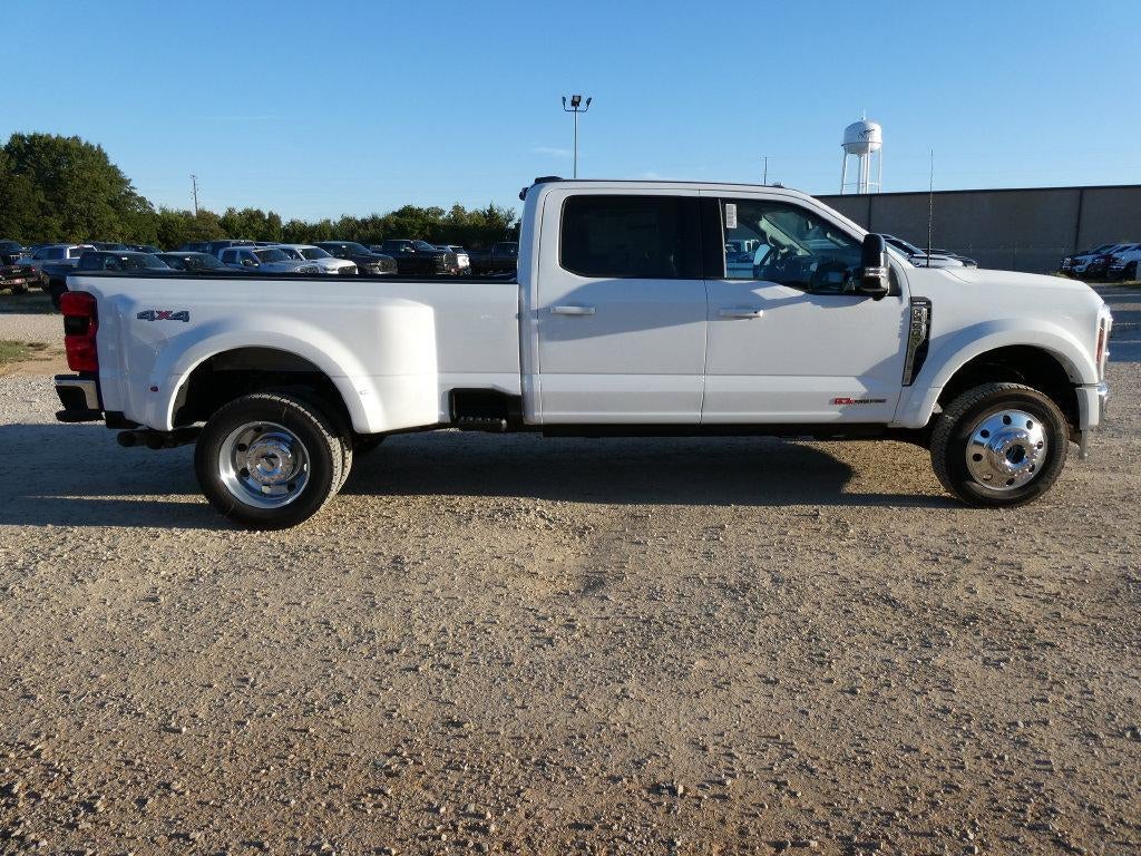 2027 Ford Super Duty F-450 DRW LARIAT 4WD Crew Cab 8' Box