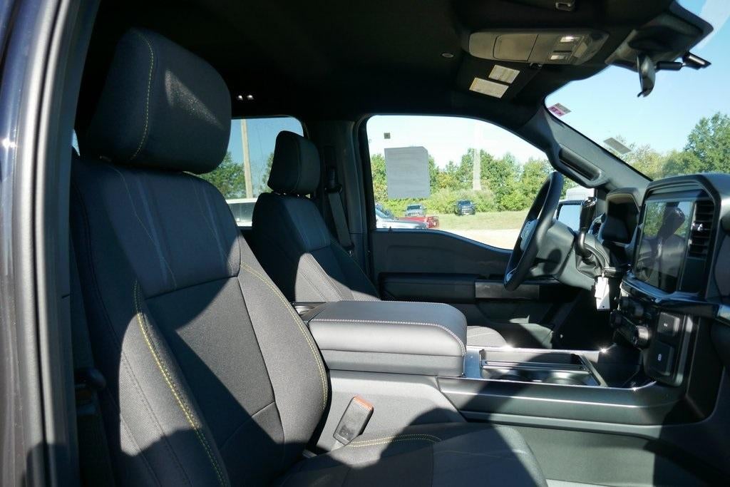 2025 Ford F-150 STX 4WD SuperCrew 5.5' Box