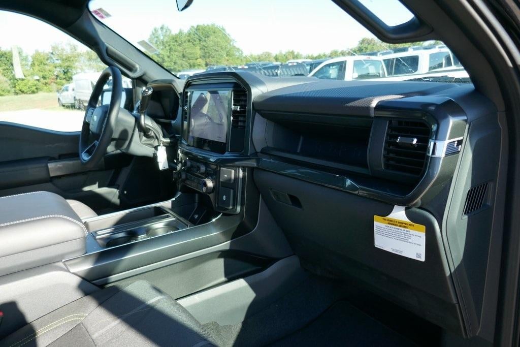 2025 Ford F-150 STX 4WD SuperCrew 5.5' Box