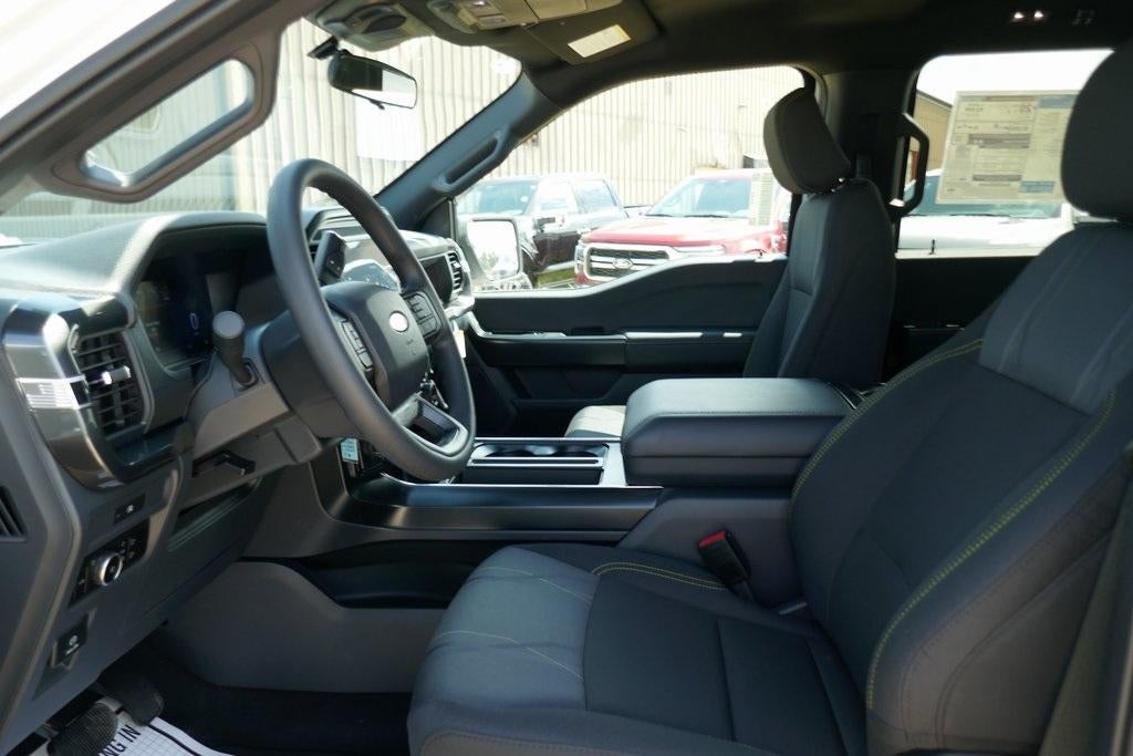 2025 Ford F-150 STX 4WD SuperCrew 5.5' Box