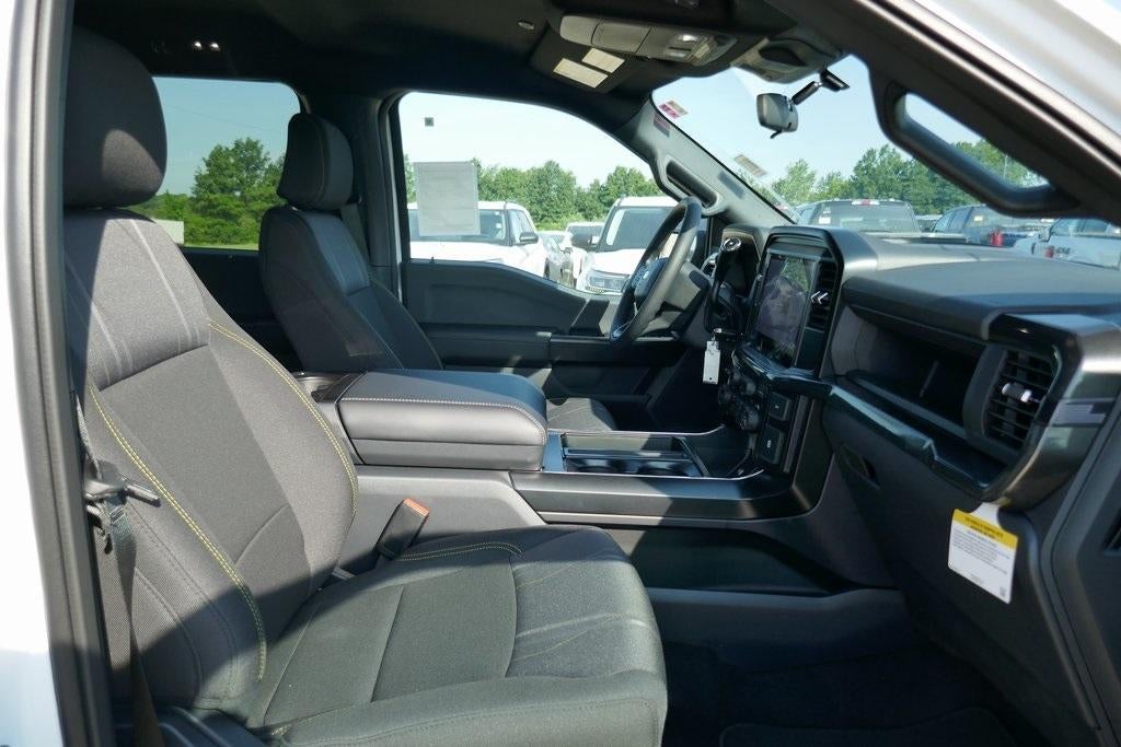 2025 Ford F-150 STX 4WD SuperCrew 5.5' Box