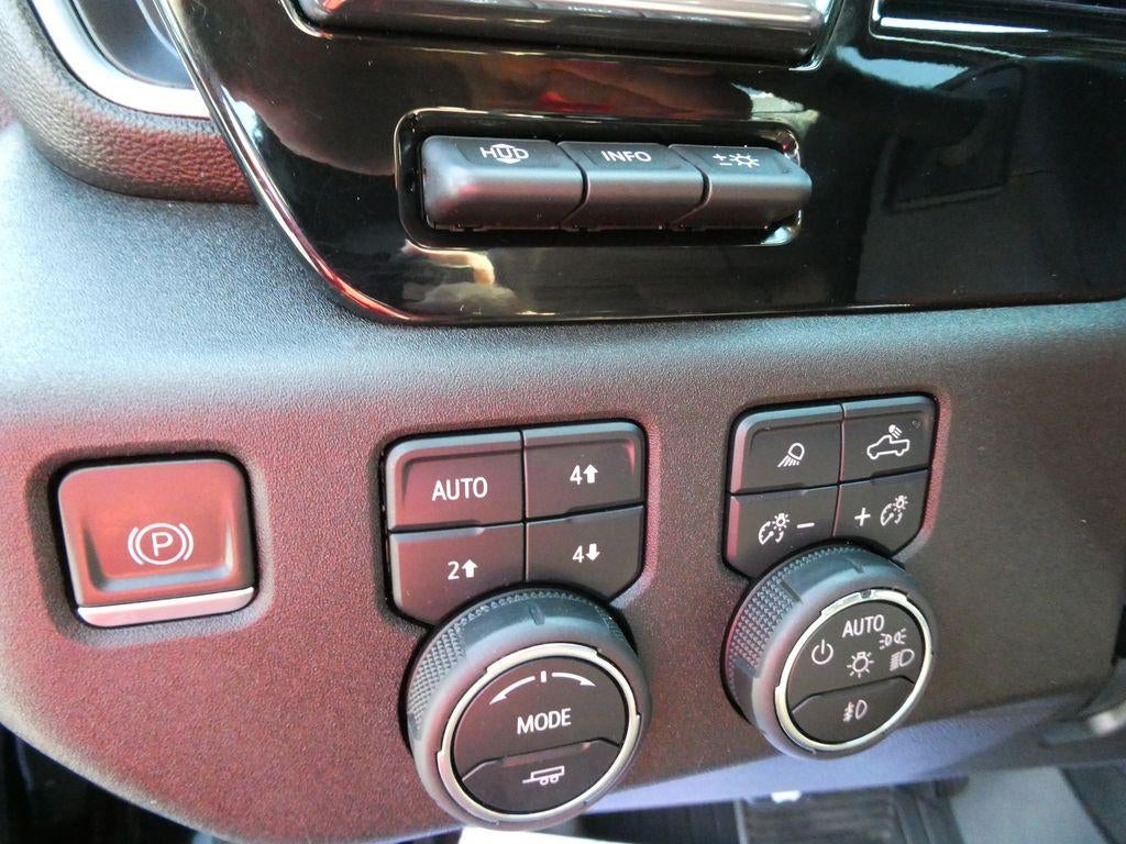 2024 Chevrolet Silverado 3500 HD Crew Cab Standard Box 4-Wheel Drive High Country