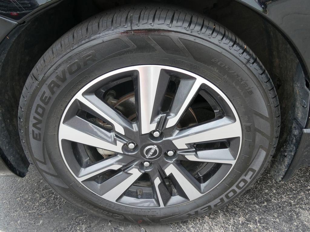 2024 Nissan Versa SV CVT