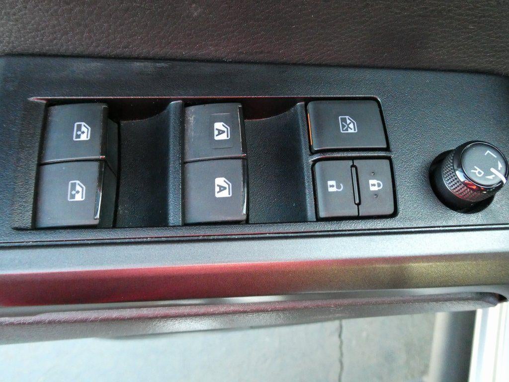 2023 Toyota Tacoma 4WD 4WD TRD Off Road Double Cab 5' Bed V6 AT (Natl)