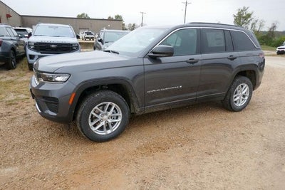 2025 Jeep Grand Cherokee GRAND CHEROKEE LAREDO X 4X4