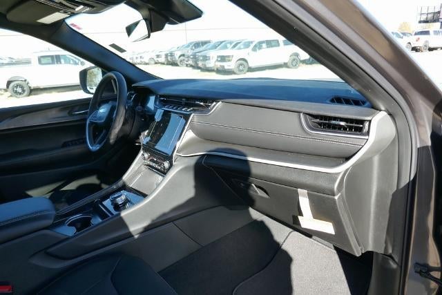 2025 Jeep Grand Cherokee GRAND CHEROKEE L LAREDO X 4X4