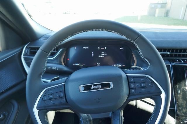 2025 Jeep Grand Cherokee GRAND CHEROKEE L LAREDO X 4X4