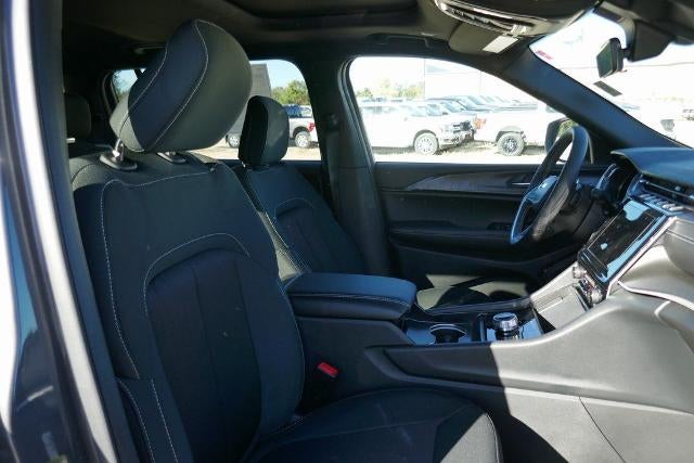 2025 Jeep Grand Cherokee GRAND CHEROKEE L LAREDO X 4X4