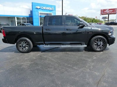 2018 RAM 1500 Big Horn Crew Cab 4x4 6'4' Box