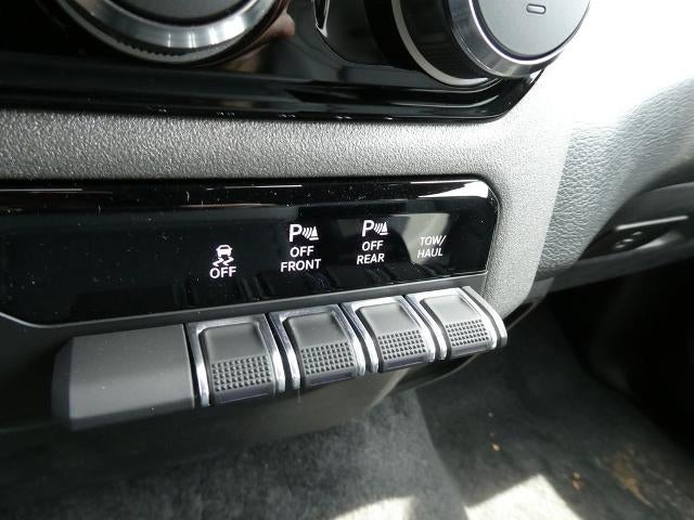 2026 RAM 1500 RAM 1500 TRADESMAN CREW CAB 4X4 5'7' BOX