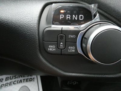 2027 RAM 1500 RAM 1500 TRADESMAN CREW CAB 4X4 5'7' BOX