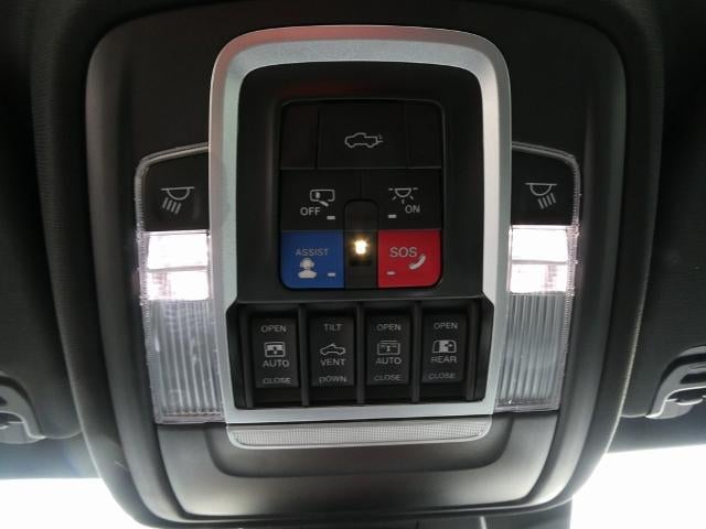 2023 RAM 1500 Laramie Crew Cab 4x4 5'7' Box