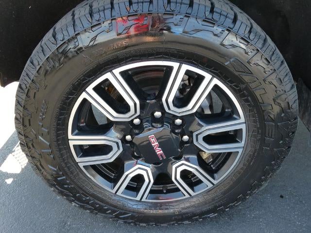 2023 GMC Sierra 2500HD 4WD Crew Cab Standard Bed AT4