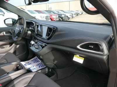 2026 Chrysler Pacifica PACIFICA SELECT AWD