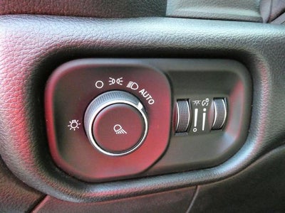 2020 RAM 3500 Tradesman Crew Cab 4x4 6'4' Box