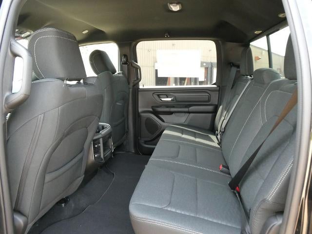 2026 RAM 1500 RAM 1500 EXPRESS CREW CAB 4X4 5'7' BOX