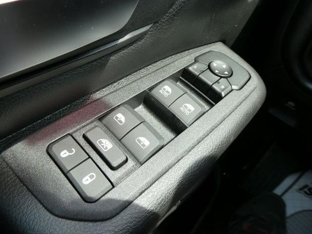 2026 RAM 1500 RAM 1500 EXPRESS CREW CAB 4X4 5'7' BOX