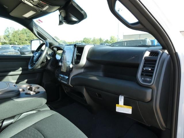 2027 RAM 2500 RAM 2500 TRADESMAN CREW CAB 4X4 6'4' BOX