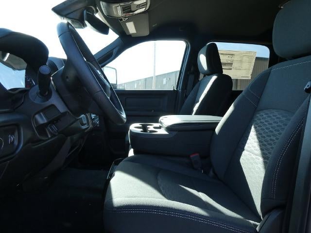 2027 RAM 2500 RAM 2500 TRADESMAN CREW CAB 4X4 6'4' BOX