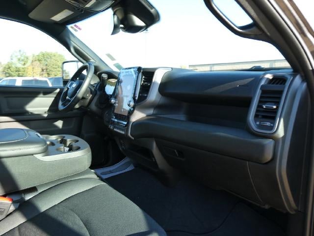 2027 RAM 2500 RAM 2500 TRADESMAN CREW CAB 4X4 6'4' BOX