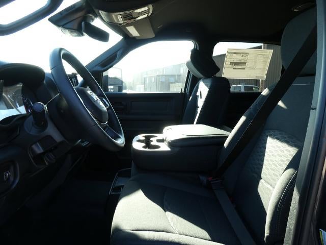 2027 RAM 2500 RAM 2500 TRADESMAN CREW CAB 4X4 6'4' BOX