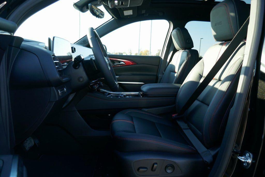 2026 Chevrolet Traverse Base