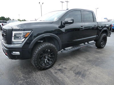 2021 Nissan TITAN Crew Cab PRO-4X 4x4